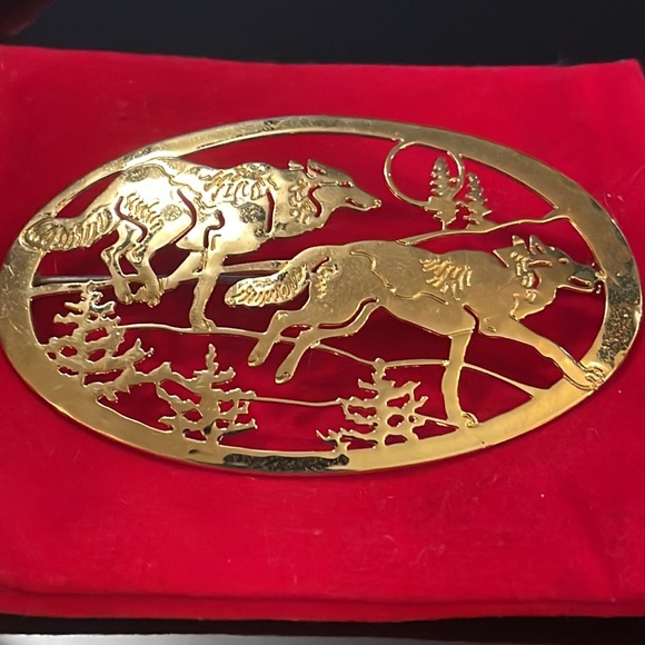 Gold Brooch - Picture 3 of 6